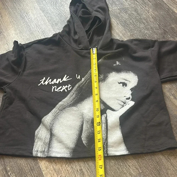 Ariana Grande H&M Crop Sweatshirt Hoodie Women's Thank U Next Gray - Picture 10 of 10